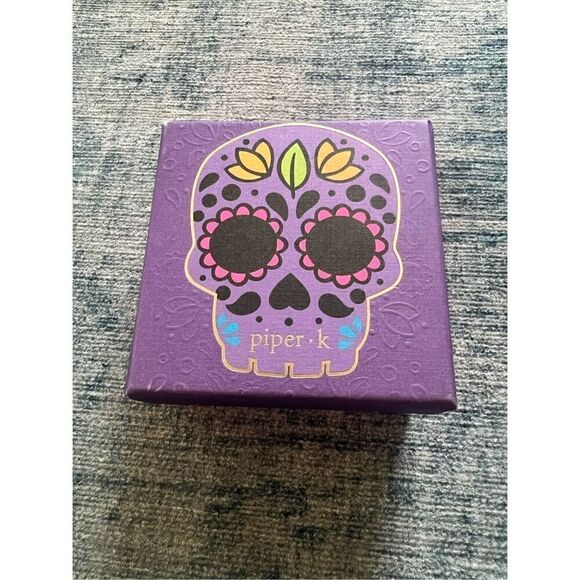 NIB! Piper K Sugar Skull Faux Pearl Glass Rhinestone Earrings - Picture 2 of 5